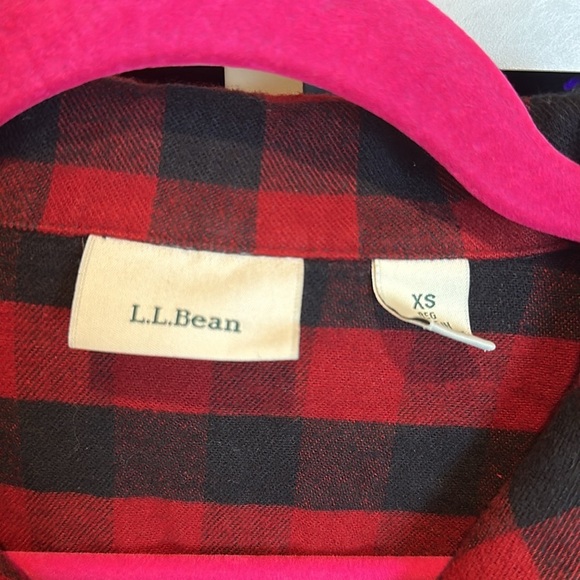 L.L. Bean navy and red plaid long sleeve flannel button down shirt size XS - Picture 2 of 3